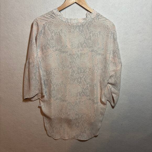 Harper Wren Shirt Women's Size Small White Gray Snake Print V-Neck Tunic Flowy - Picture 3 of 7
